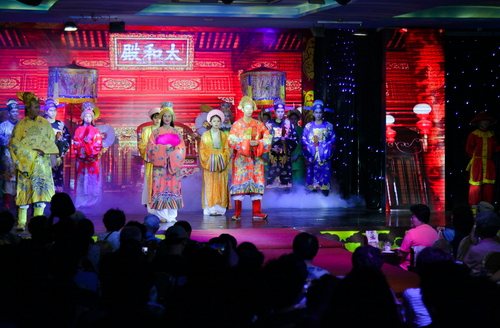 “Áo dài show” là một trong những sản phẩm mới của du lịch Huế 